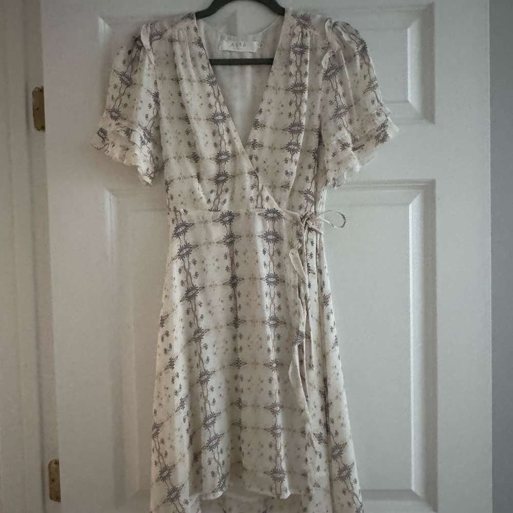 ASTR The Label, EUC Dress with Sleeves